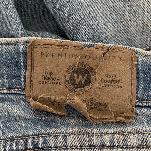 Wrangler Premium Jeans Regular Fit Light Wash Blue Denim Men's Size 44 x 32 - Picture 9 of 9